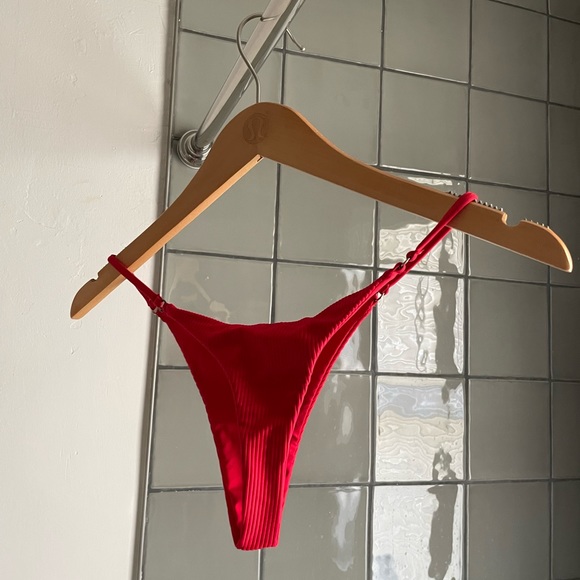 Frankie's Bikini Set - Picture 3 of 8